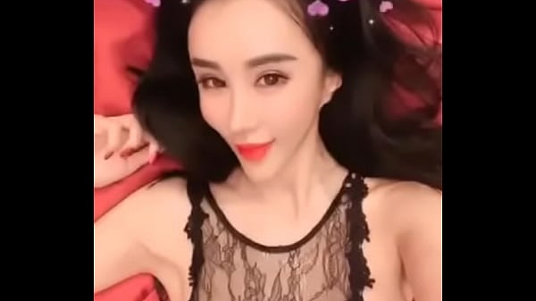 孟晓艺自己玩自己,镜头前摸不停,让人看了直痒痒