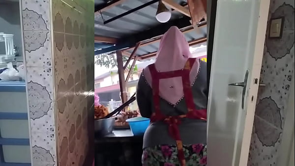 Ibu-ibu Muslim Indonesia Montok Bikin Nafsu Naik.