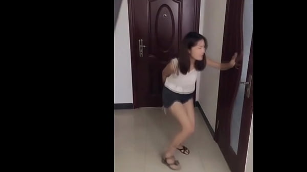 Gadis Cina Ngehe Banget Mau Pipis, Sampai Nahan Nahan.
